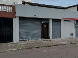 Local Comercial - La Luz - Francisco Guarderas y Rafael Bustamante