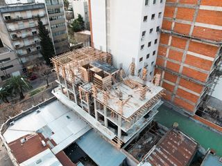 Departamento venta -2 dormitorios 2 baños - 94mts 2 totales - La Plata-pozo-emprendimiento.