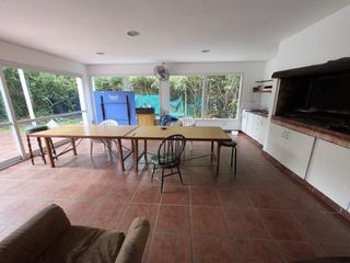 VENTA casa con pileta en el Bosque Peralta Ramos