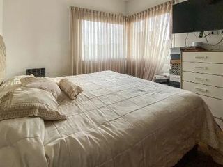 Casa en venta - 2 Dormitorios 1 Baño - 115Mts2 - Lisandro Olmos Etcheverry, La Plata