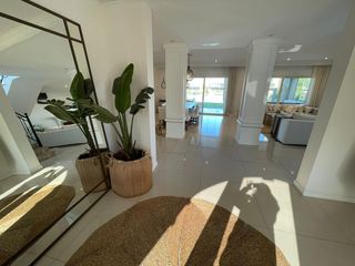 Foto 7 de Casa en venta sobre lago central en el Golf, Nordelta