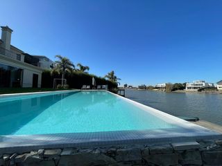 Foto 13 de Casa en venta sobre lago central en el Golf, Nordelta