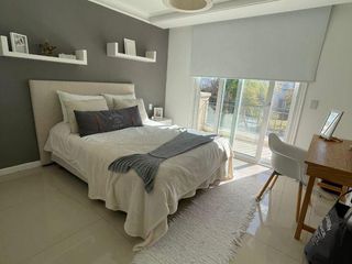 Foto 9 de Casa en venta sobre lago central en el Golf, Nordelta