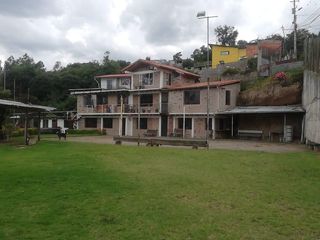 Tumbaco, Casa en  Renta, 250m2, 2 Habitaciones.