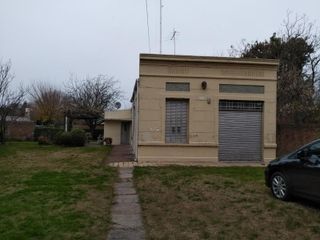 Venta casa sobre sobre lote de 1900mts en - Av 520 e140 y 141 - La Plata