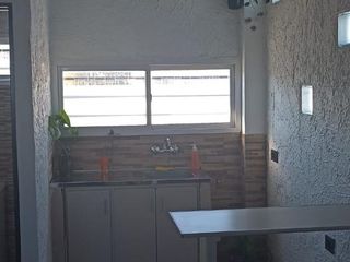 Casa en venta - 2 Dormitorios 1 Baño - 400Mts2 - La Plata