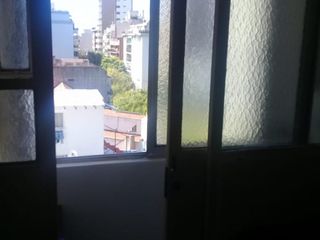 Foto 3 de ALQUILO HERMOSO 2 AMBIENTES EN ZUVIRIA AL 100 (CABALLITO)