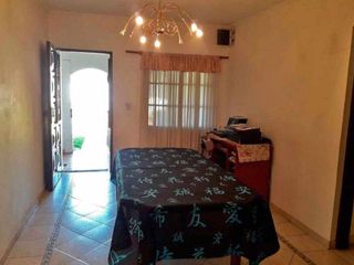 Casa en venta - 3 dormitorios 2 baños - Cochera - 200mts2 - Villa Elvira, La Plata