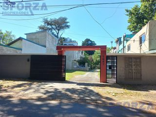 Casa en barrio privado con portón, ubicado en Los Polvorines Barrio Los Cedros