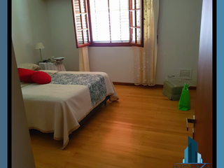 Importante casa con piscina en Las Viñas