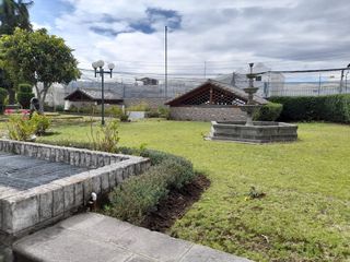 Foto 20 de Vendo amplia casa con Piscina. El Inca