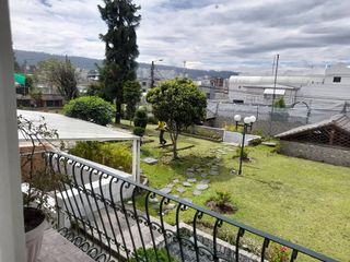 Foto 21 de Vendo amplia casa con Piscina. El Inca