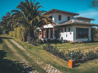 Foto 1 de Venta de casas de 2 dormitorios en exclusivo conjunto, Checa