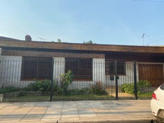 Casa  en Venta Moron / Moron (B110 494)