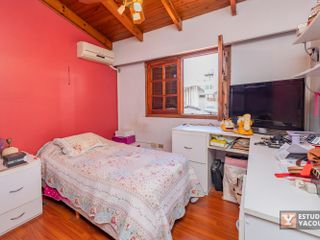 Casa en venta - 3 Dormitorios 2 Baños - Cochera - 240Mts2 - La Plata
