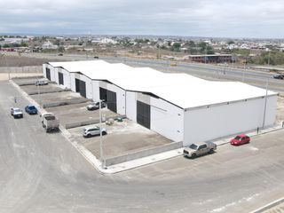 Foto 1 de Bodegas en alquiler Manta
