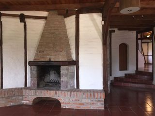 Foto 4 de CASA EN  LA URBANIZACIÓN LA CERAMICA * Lotizaciòn Rumihuaico * 336 M2,  CONSTRUCCIÓN