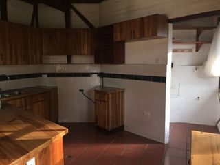 Foto 6 de CASA EN  LA URBANIZACIÓN LA CERAMICA * Lotizaciòn Rumihuaico * 336 M2,  CONSTRUCCIÓN