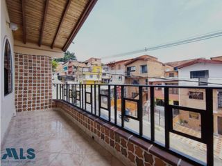 Casa en Castilla Medellin(MLS#246335)