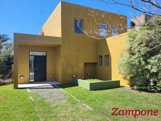 Foto 1 de ALQUILER CASA EN PILAR  LOS TILOS