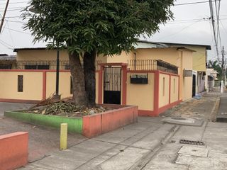 Foto 1 de Venta de Casa una planta, esquinera con suite independiente Alborada 5 etapa, Guayaquil (J Luna)