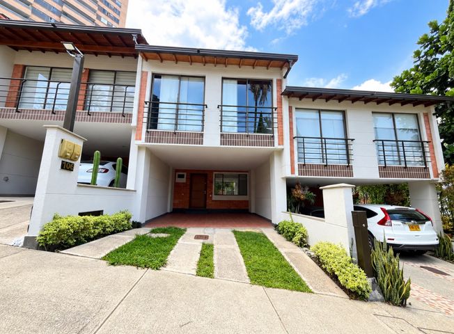 Casa en arriendo en Envigado