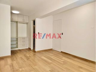 Foto 15 de ¡Vive en la Exclusiva Urb. Hortensias de California! 🌟

Vende hermoso dúplex de 151 m² en un condominio cerrado y vigilado 24/7 con cámaras de segur