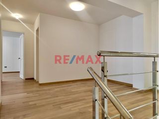 Foto 13 de ¡Vive en la Exclusiva Urb. Hortensias de California! 🌟

Vende hermoso dúplex de 151 m² en un condominio cerrado y vigilado 24/7 con cámaras de segur