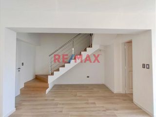 Foto 12 de ¡Vive en la Exclusiva Urb. Hortensias de California! 🌟

Vende hermoso dúplex de 151 m² en un condominio cerrado y vigilado 24/7 con cámaras de segur