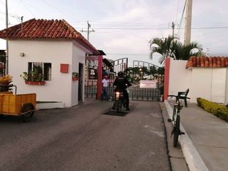 Sevilla Residential Complex: Se Alquila Casa Cerca del Mar en Salinas