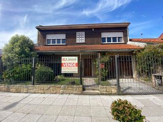 Foto 1 de LATORRE PROP VENDE IMPORTANTE CHALET  5 AMB