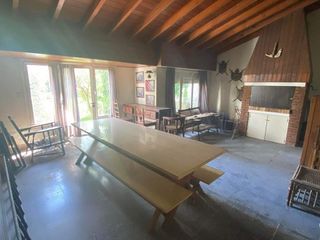 Foto 18 de LATORRE PROP VENDE IMPORTANTE CHALET  5 AMB