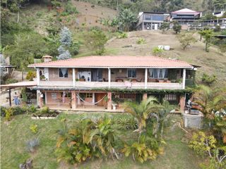 Hermosa Finca Ubicada en Felidia Valle de Cauca - 2 Casas Lote 3500m2