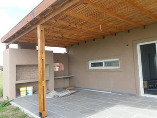 Foto 16 de Casa en venta. Lote interno. con pileta San Matías, Escobar