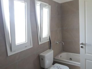 Foto 8 de Casa en venta. Lote interno. con pileta San Matías, Escobar
