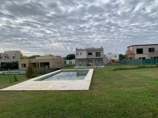 Foto 25 de Casa en venta. Lote interno. con pileta San Matías, Escobar
