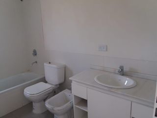Foto 11 de Casa en venta. Lote interno. con pileta San Matías, Escobar