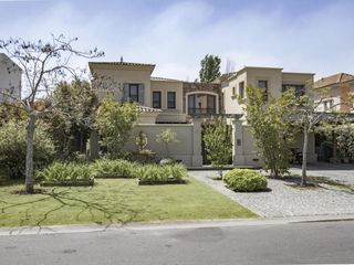 Foto 1 de Casa en venta con espectacular vista al golf