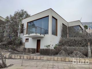 Foto 2 de GRAN CASA DE 6 DORM EN VENTA EN CONDOMINIO CASUARINAS PISCINA Y VISTA A CIUDAD