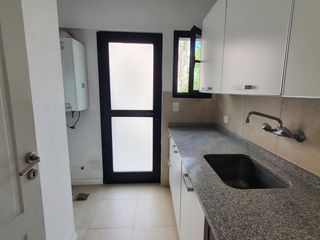 Foto 2 de HERMOSA CASA EN SAN PATRICIO