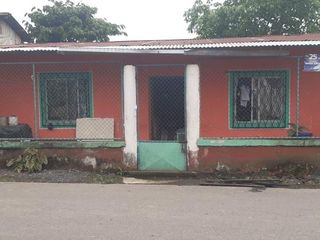 Foto 1 de venta casa en Las Delicia via chone km 29