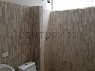 Vendo departamento remodelado 2 dormitorios 65000 USD El Condado (negociables)