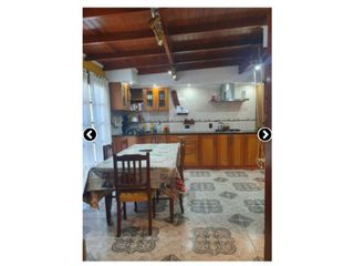 Foto 1 de VENTA CHALET Chalet de 4 amb más depto de 2 ambientes LOS PINARES