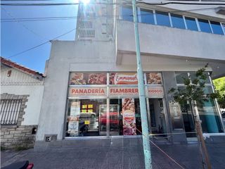 Local comercial por calle Saavedra Chauvin