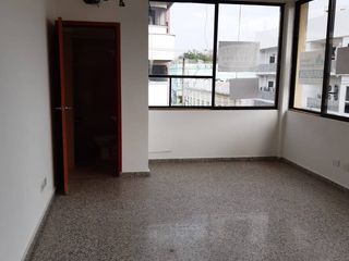 Foto 2 de OFICINA EN VENTA BARRIO CENTRO  | 9003
