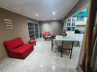 Casa en venta - 3 dormitorios 1 baño - patio y terraza - 325mts2- Moreno