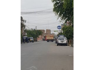 Foto 3 de REMATE CASA DE 2 PISOS EN AVENIDA A PRECIO DE TERRENO EN CHICLAYO