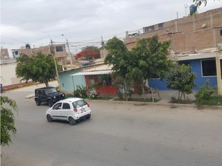 REMATE CASA DE 2 PISOS EN AVENIDA A PRECIO DE TERRENO EN CHICLAYO