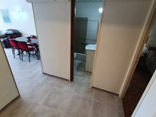 Foto 3 de Alquiler temporario - Dos ambientes a la calle con dependencia y patio - Av. Colón 2056