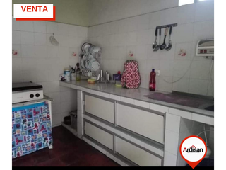 Foto 3 de AMPLIA CASA PLANA DE 460MTS